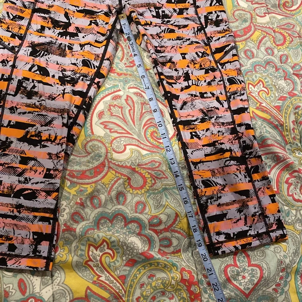Lululemon cropped leggings 10 - Picture 5 of 6